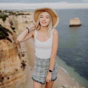 Profile photo of Zoe Dylan